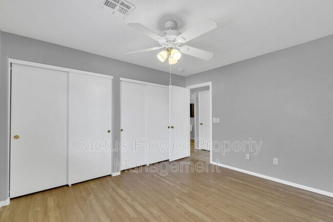 Building Photo - 2401 E Derringer Way