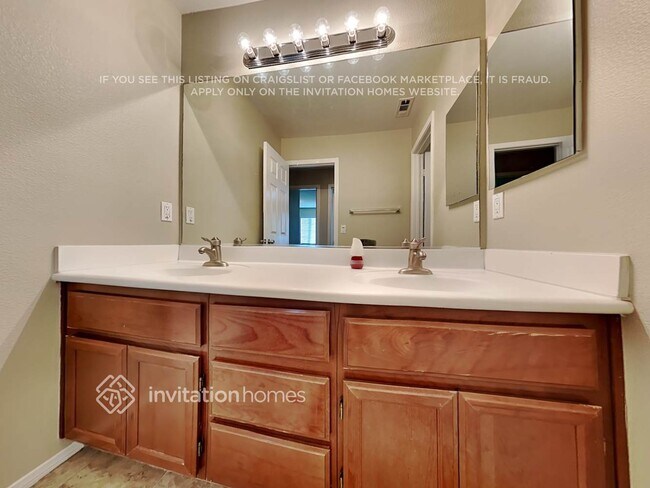 Building Photo - 34010 Leon St