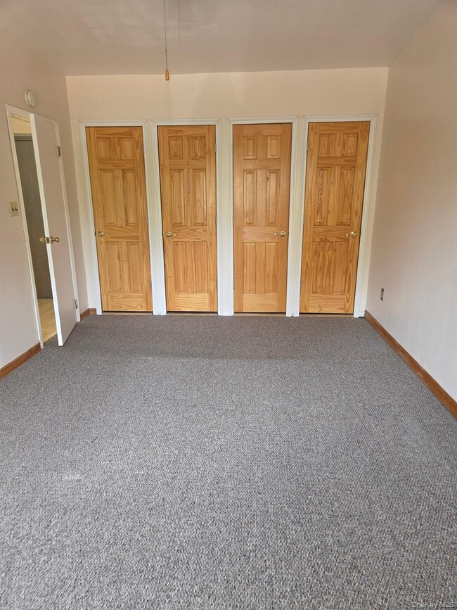 Building Photo - 267 N Newbridge Rd