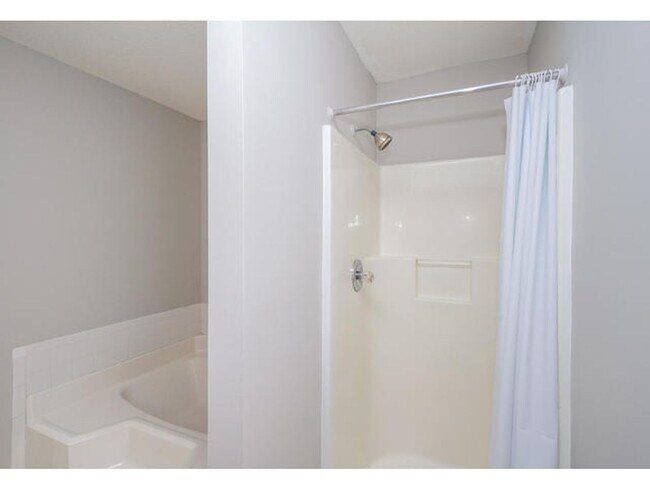 Building Photo - 3568 Crawfordville Dr