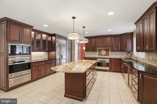 Building Photo - 6614 Corina Ct