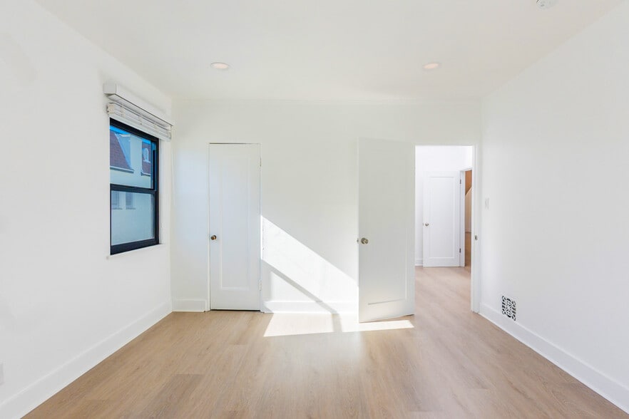 Building Photo - 128 S Harper Ave