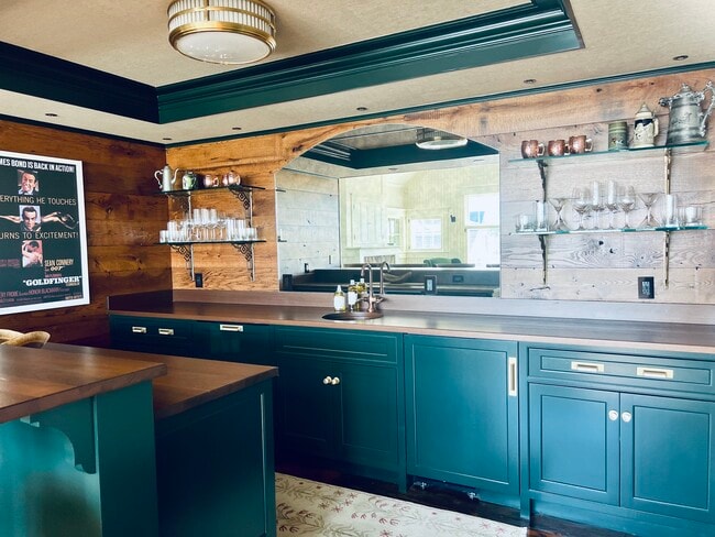 Building Photo - 3 Field Club Ln