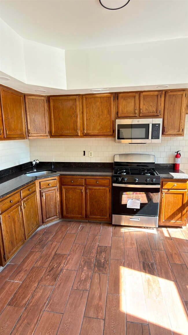 Building Photo - 217 62nd St