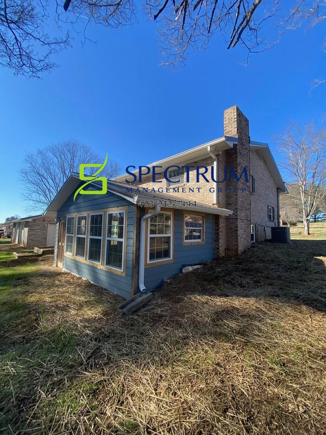 Building Photo - 3 Bedroom 2.5 Bath Single Family Home