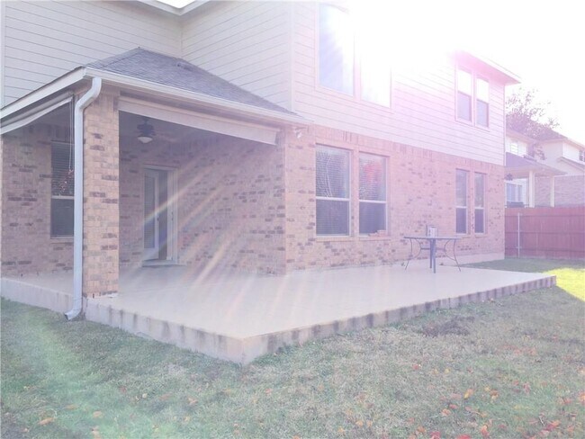 Building Photo - 507 Pebblestone Walk Dr