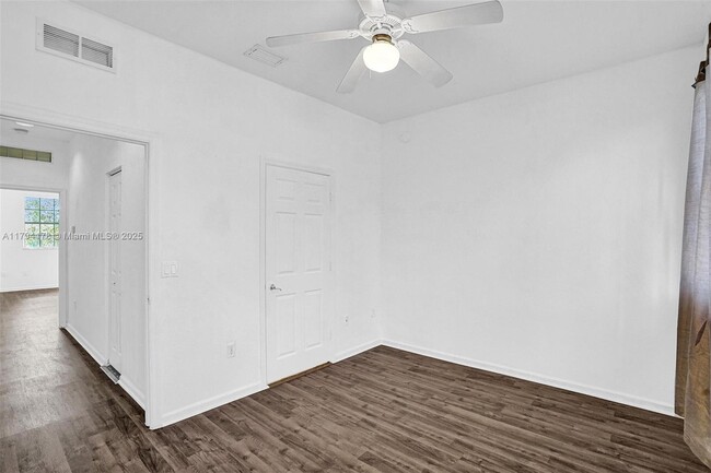 Building Photo - 757 NW 42nd Ave