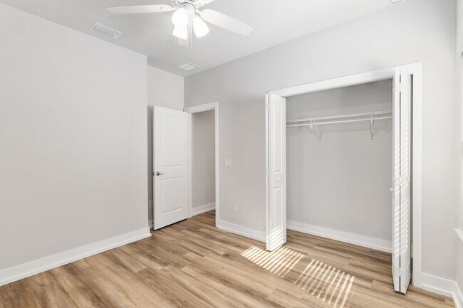 Building Photo - Historic Downtown Living – 3 Bed / 2 Bath Home