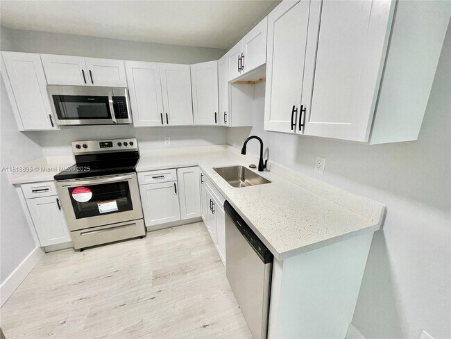 Building Photo - 7777 SW 86th St