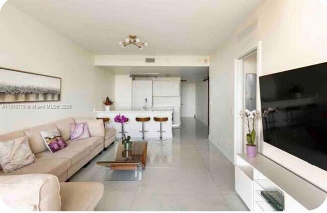 Building Photo - 501 NE 31st St