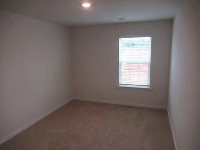 Building Photo - For Rent in Lincolnton — Spacious and modern 4-bedroom, 2.5 bath two story home designed for open...