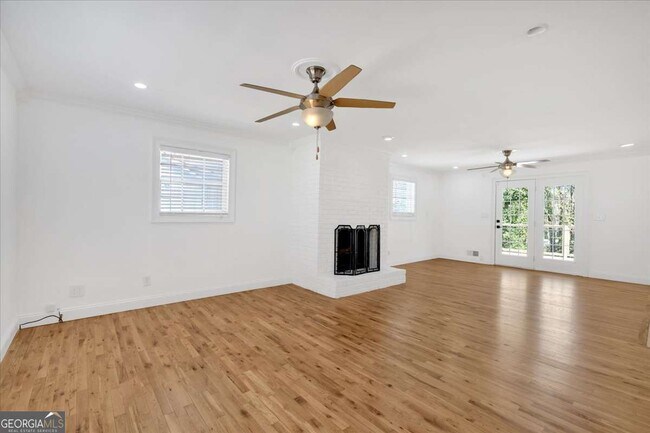 Building Photo - 3819 Dora Dr SE