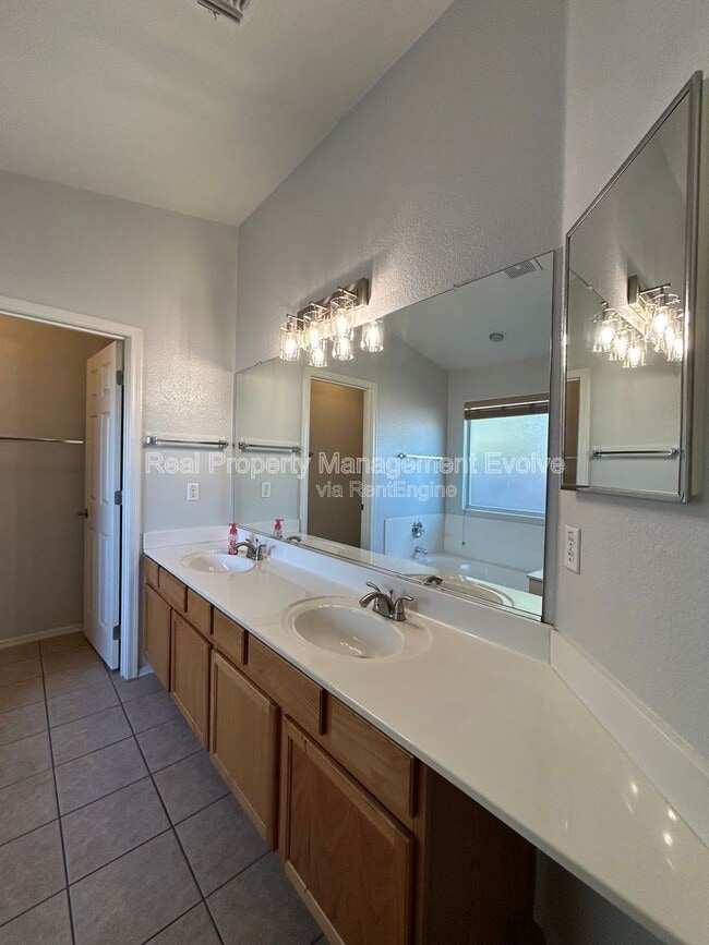 Building Photo - 16036 N 11th Ave