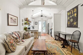 Building Photo - Gorgeous 2/1 in the Heart of Inman Park w/...