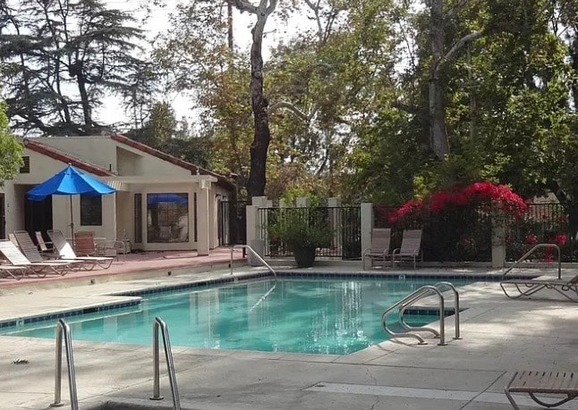 Community Pool - 500 Garfield Ave