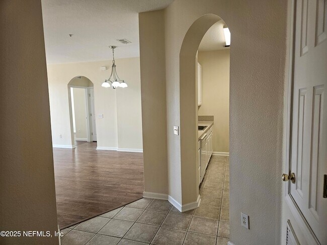Building Photo - 7801 Point Meadows Dr