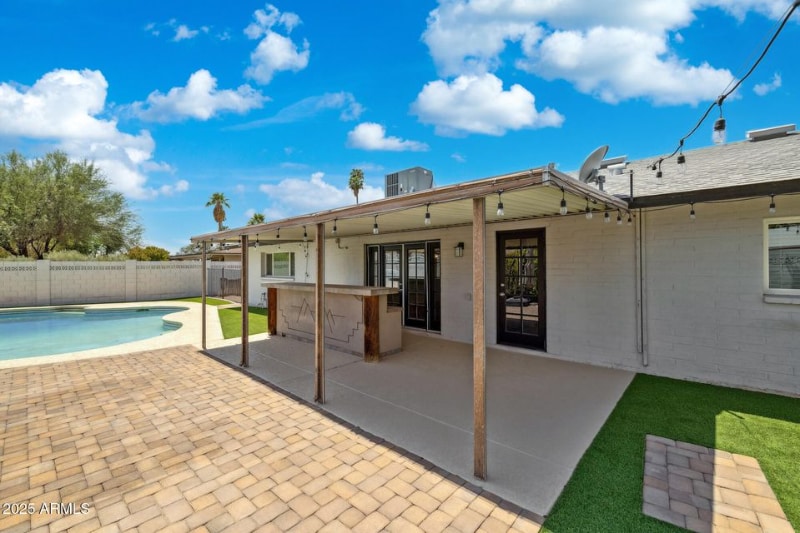 Building Photo - 4613 S Rita Ln