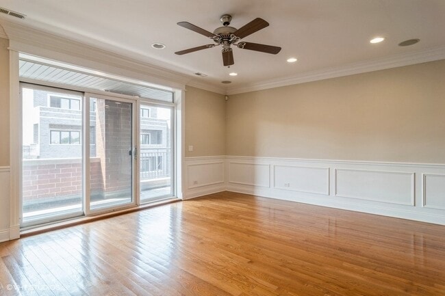 Building Photo - 2904 W Belmont Ave