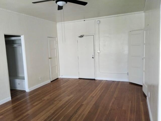 Building Photo - 901 S Kingsley Dr