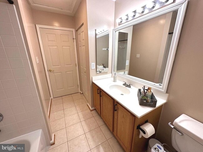 Building Photo - 6503 Parish Glebe Ln