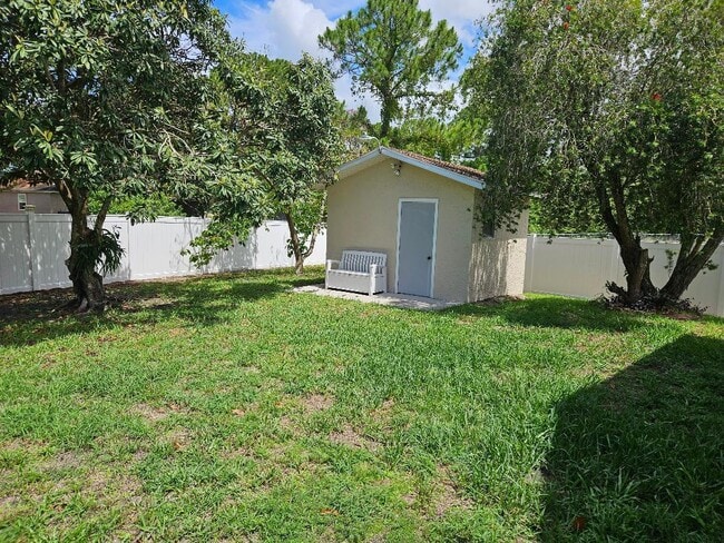 Building Photo - 1040 Big Horn Cir NW