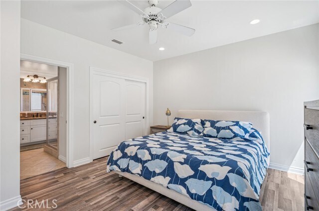 Building Photo - 6111 Seashore Dr