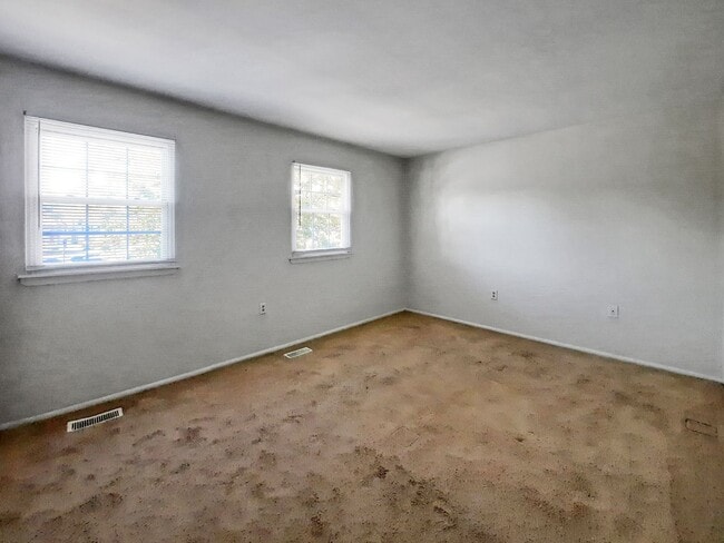 Building Photo - Bright & Spacious 3-Bedroom Townhome in Sought-After Rosedale/White Marsh!