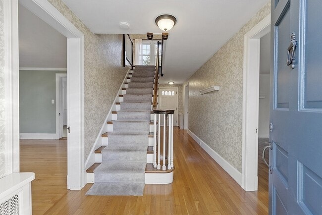 Building Photo - 14 Bacon St