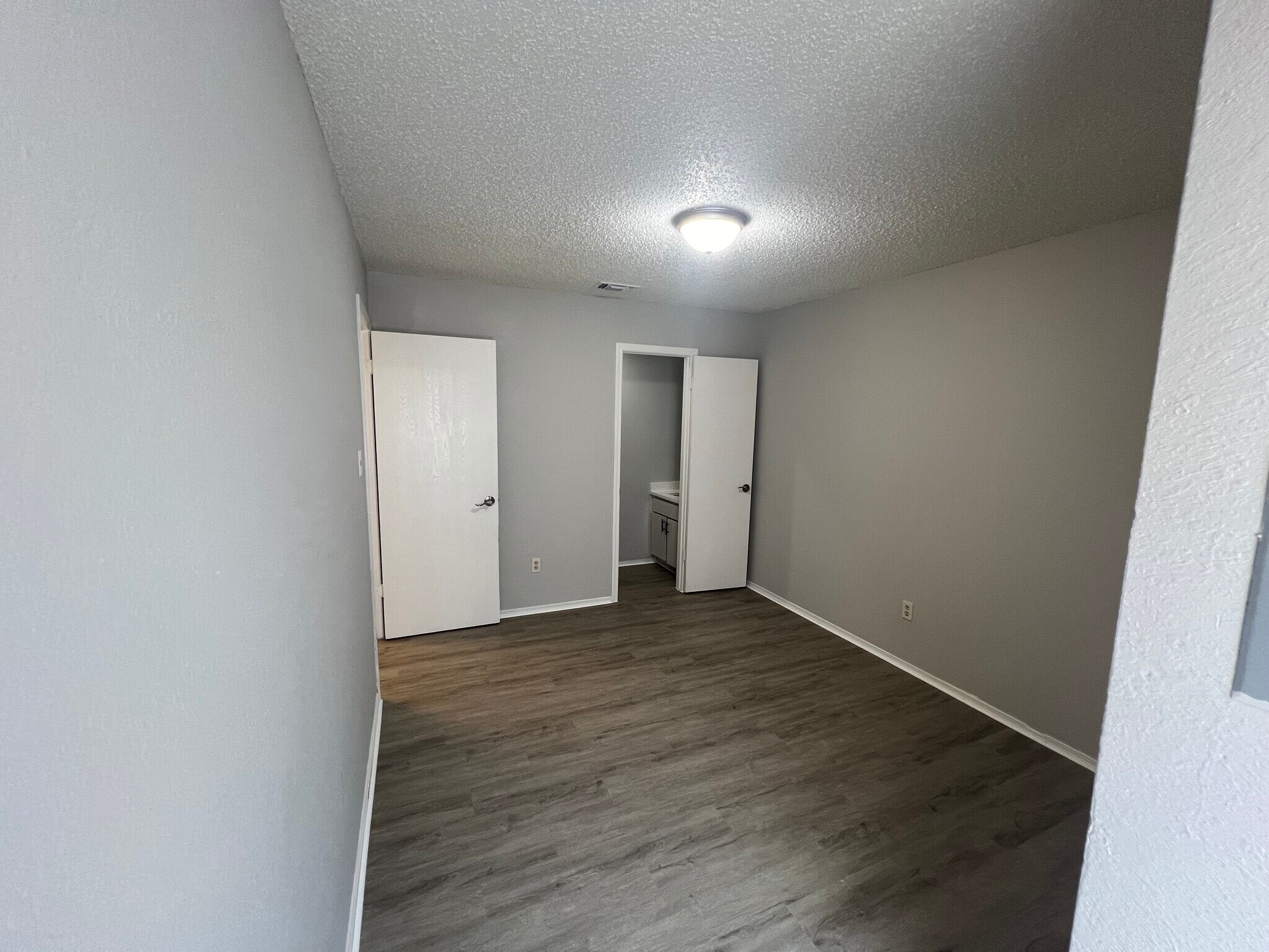 Building Photo - 1936 Bernice St