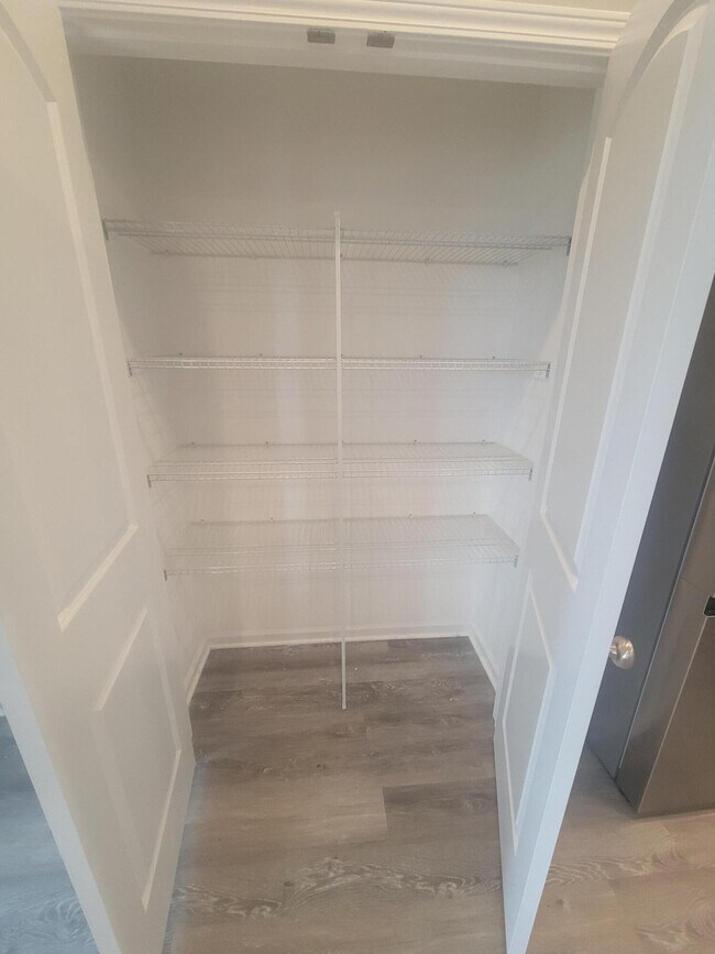 Building Photo - 8080 Driftwood Lp