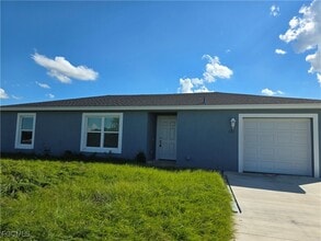 Building Photo - 131 Carousel Ave