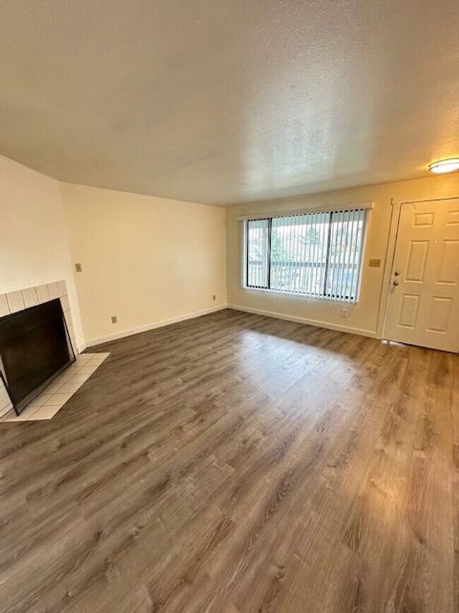 Building Photo - 3430 Wetmore Ave