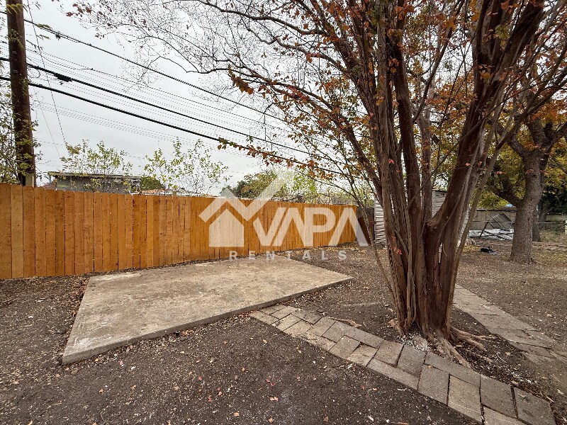 Building Photo - 943 Weizmann St