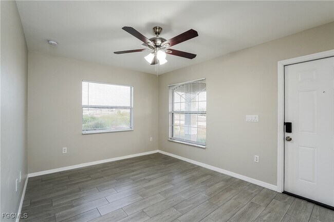 Building Photo - 3203 34th St SW