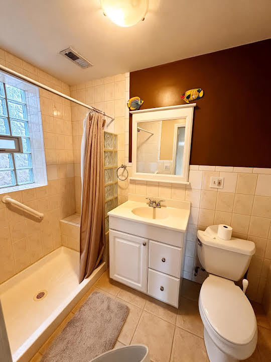 Building Photo - 3827 S Archer Ave