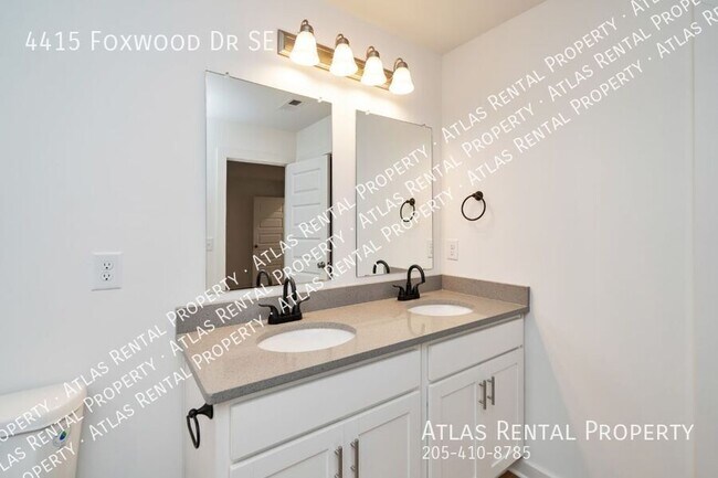 Building Photo - 4415 Foxwood Dr SE