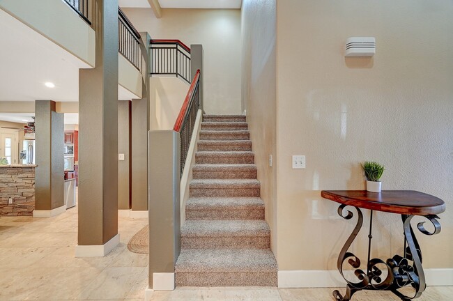 Building Photo - Charming 4 bedroom 3 bath fully furnished pool home in the heart of spring valley!