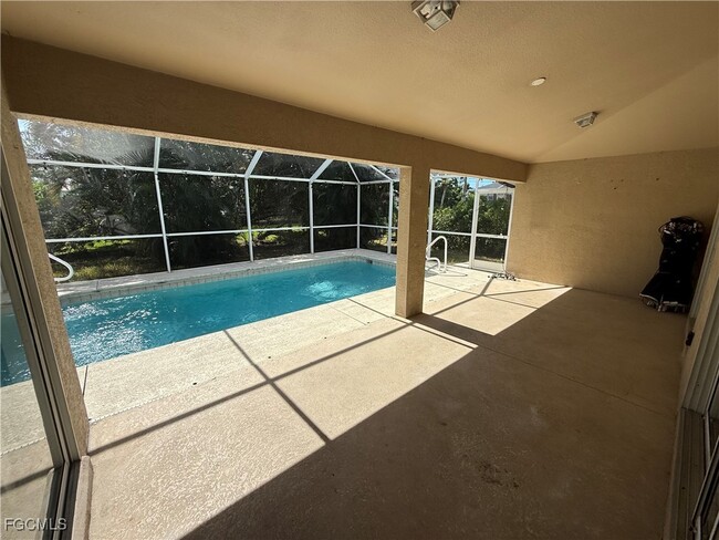 Building Photo - 2018 SW 30th St