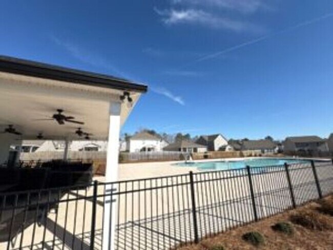 Building Photo - Beaufort Farms