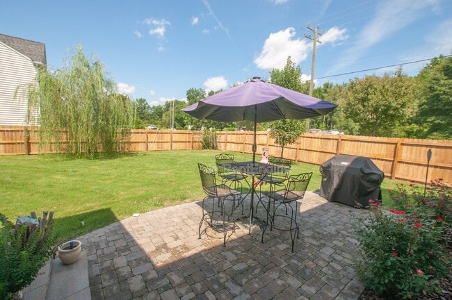 Building Photo - 2200 Thomas Kenney Dr