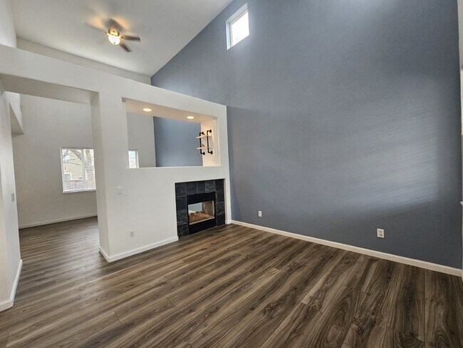 Building Photo - 10043 MacKay Dr