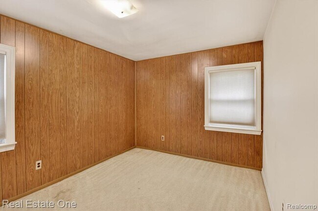 Building Photo - 7420 Drexel St