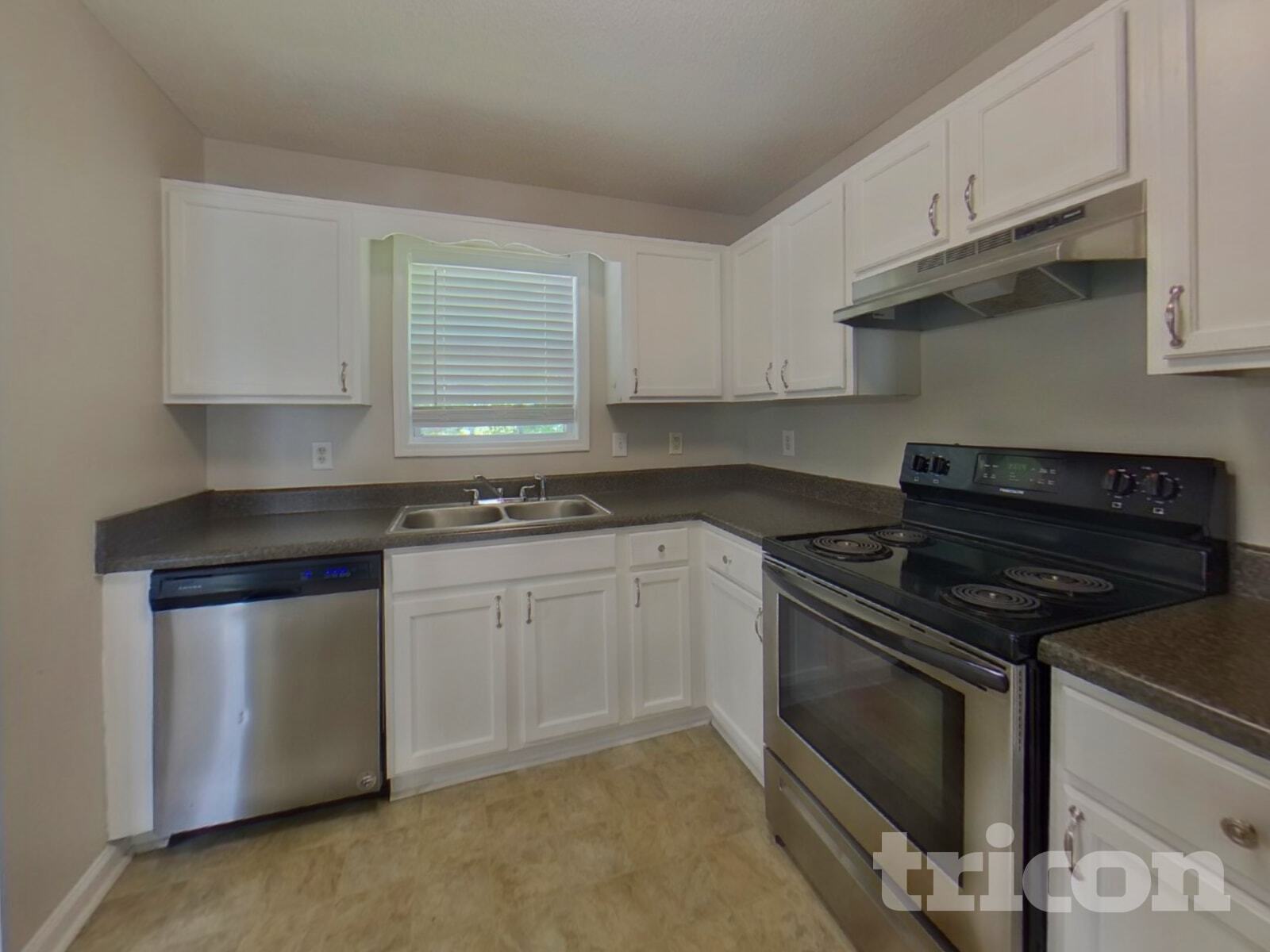 Building Photo - 708 Newport Dr