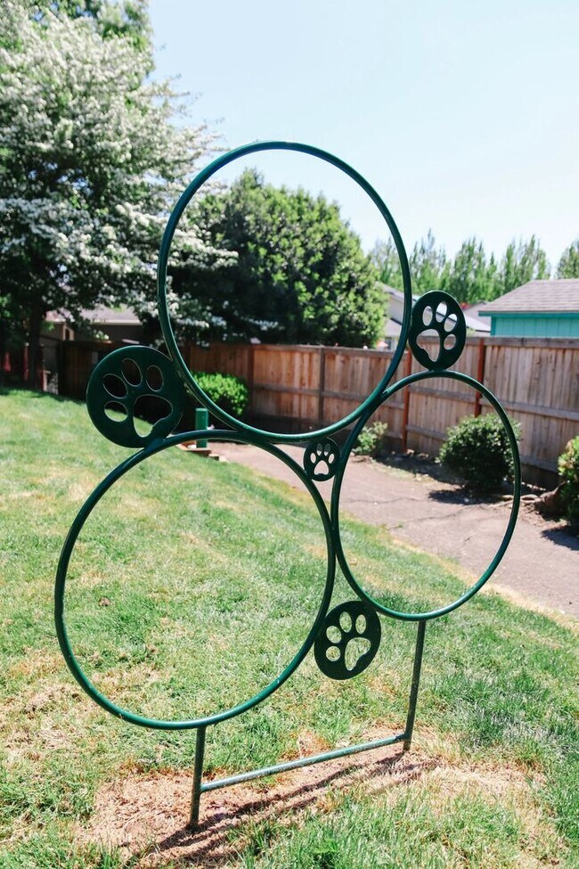 Building Photo - Coming Soon: 1 Bedroom