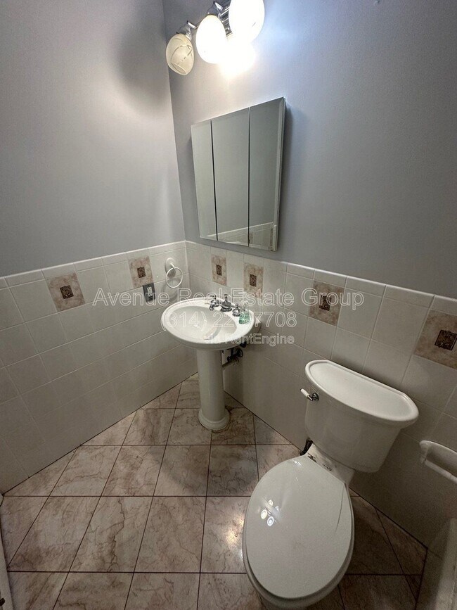 Building Photo - 10361 Corbeil Dr