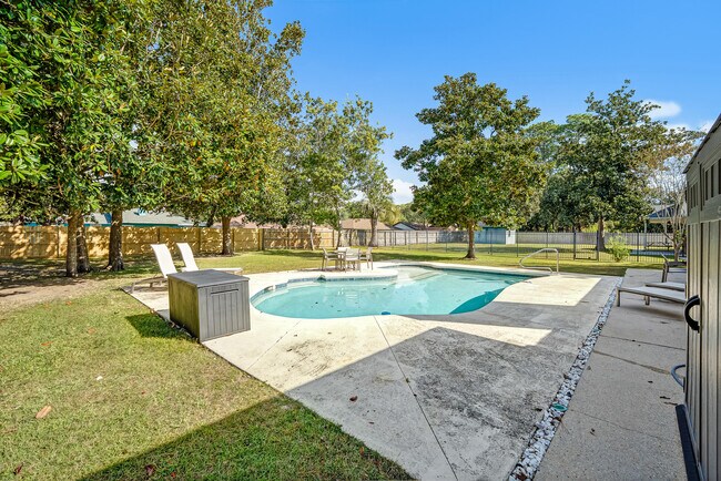 Building Photo - 114 Dana Pointe