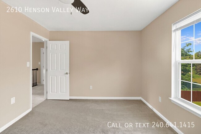 Building Photo - 2610 Henson Valley Way