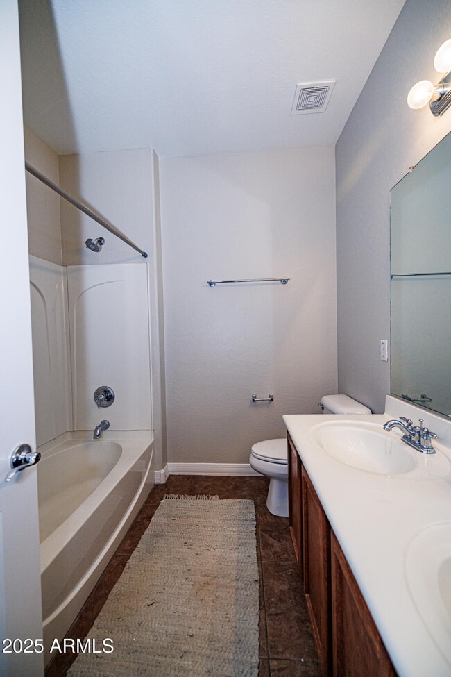 Building Photo - 1242 E Cassia Ln