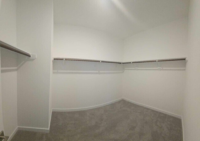 Building Photo - 8442 Bay Oaks Dr