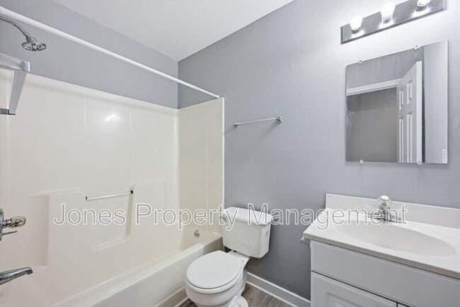 Building Photo - 322 N Key St